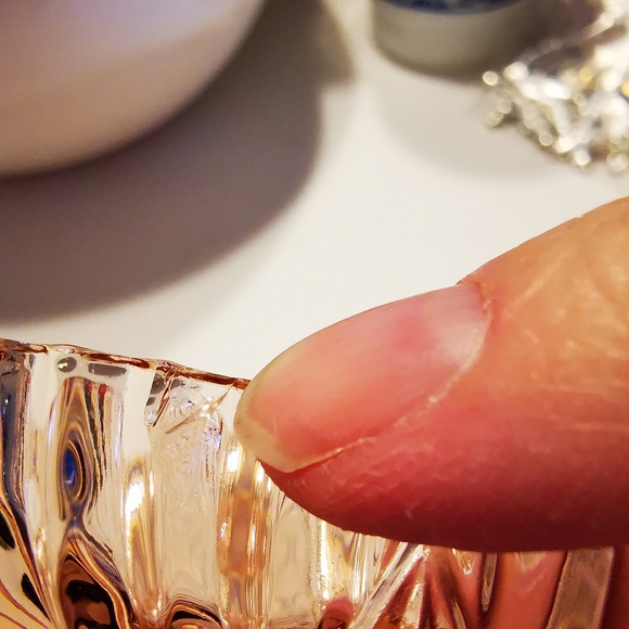 Vintage Pink Four Leaf Clover Cut Glass Trinket Dish - Picture 11 of 12